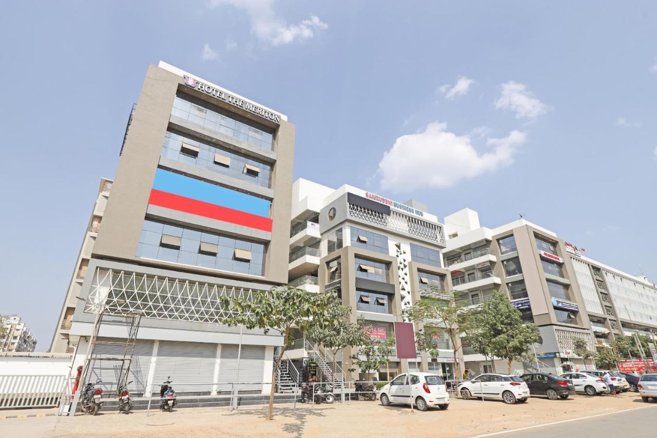 Oyo Flagship 86605 Hotel The Meriton Ahmedabad Exterior foto
